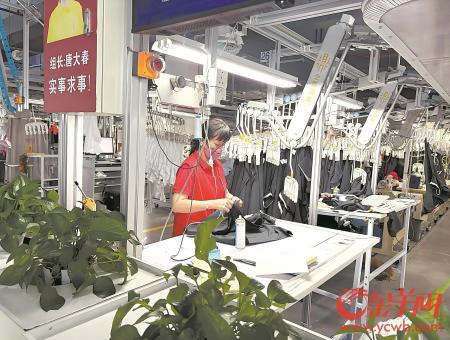 這家服裝企業(yè)將全自動(dòng)流水線搬進(jìn)五星級(jí)寫字樓——吸引Z世代工人